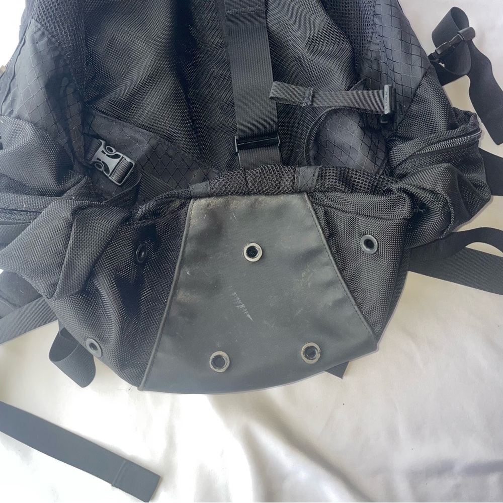 Vintage Oakley Icon 3.0 Tactical Backpack Y2K Black Nylon Skull Rare Streetwear - Picture 10 of 10